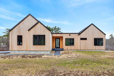 Photo of 140 Longwoods Road, Falmouth, ME 04105 (MLS # 1656173)