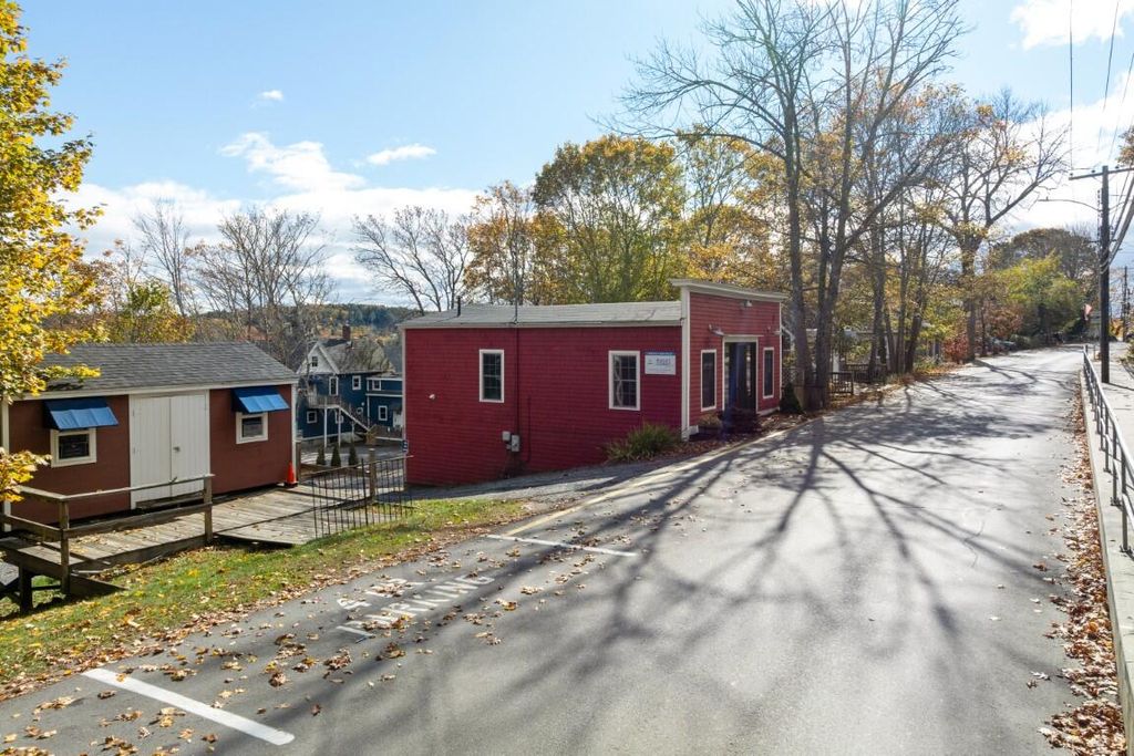 Photo of 43 Oak Street, Boothbay Harbor, ME 04538 (MLS # 1642424)