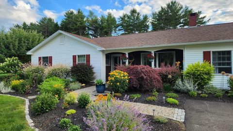 Photo of 105 Warrenton Street, Rockport, ME 04856 (MLS # 1646050)