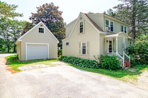 Photo of 7 Preston Way, Cumberland, ME 04021 (MLS # 1656242)