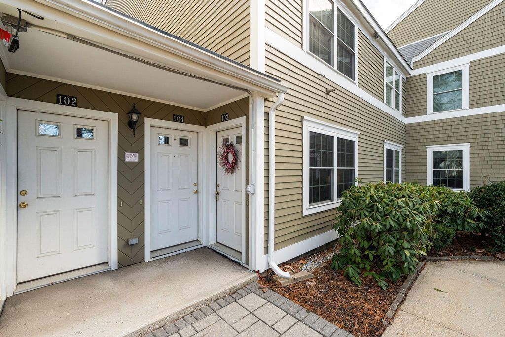 Photo of 161 Saco Avenue #103, Old Orchard Beach, ME 04064 (MLS # 1654739)