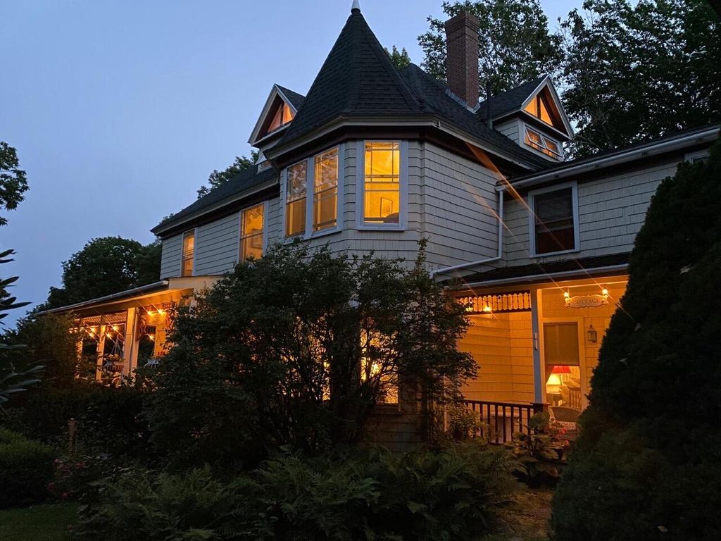 Photo of 33 Sea View Drive, Lincolnville, ME 04849 (MLS # 1632463)