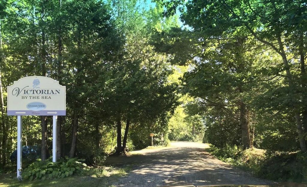 Photo of 33 Sea View Drive, Lincolnville, ME 04849 (MLS # 1632463)