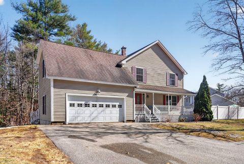 Photo of 73 Hillview Avenue, Saco, ME 04072 (MLS # 1657135)