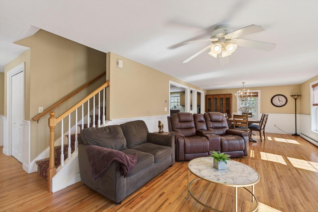 Photo of 73 Hillview Avenue, Saco, ME 04072 (MLS # 1657135)