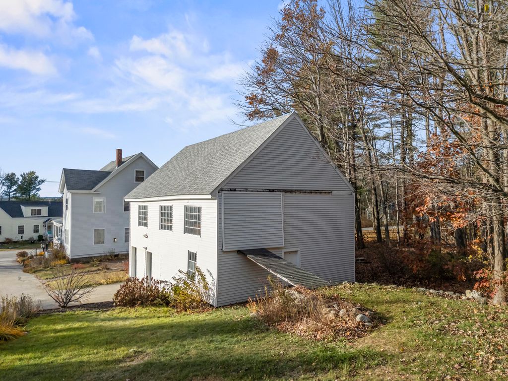 Photo of 730 Beech Hill Road, Auburn, ME 04210 (MLS # 1643206)