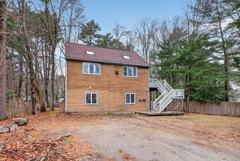 Photo of 40 Belmont Street, Brunswick, ME 04011 (MLS # 1657890)