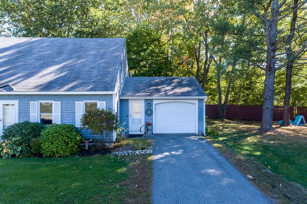 Photo of 7 Dale Court #7, Portland, ME 04102 (MLS # 1640489)