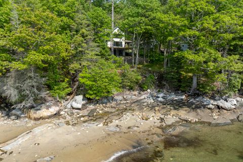 Photo of 31 Viking Way, Bristol, ME 04539 (MLS # 1643578)