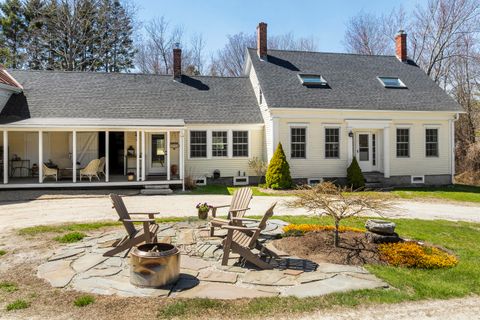 Photo of 48 Winter Street, Topsham, ME 04086 (MLS # 1661102)