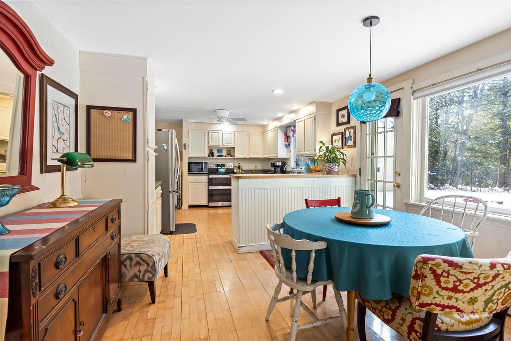 Photo of 31 Stony Brook Lane, Yarmouth, ME 04096 (MLS # 1640477)