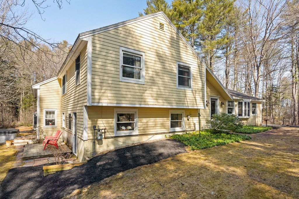 Photo of 31 Stony Brook Lane, Yarmouth, ME 04096 (MLS # 1640477)