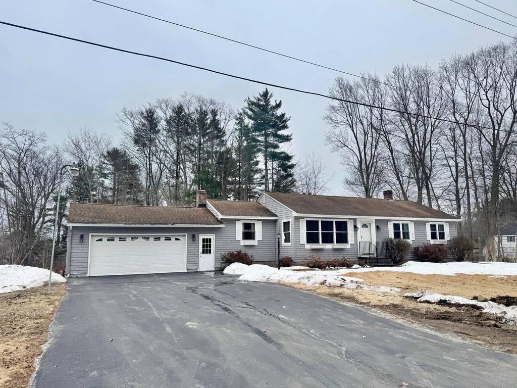 Photo of 9 Greenacre Road, Old Orchard Beach, ME 04064 (MLS # 1653957)