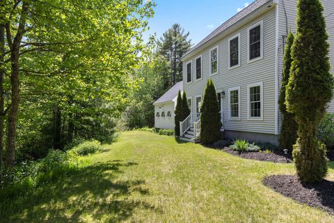 Photo of 7 Hideaway Drive, Freeport, ME 04032 (MLS # 1625434)