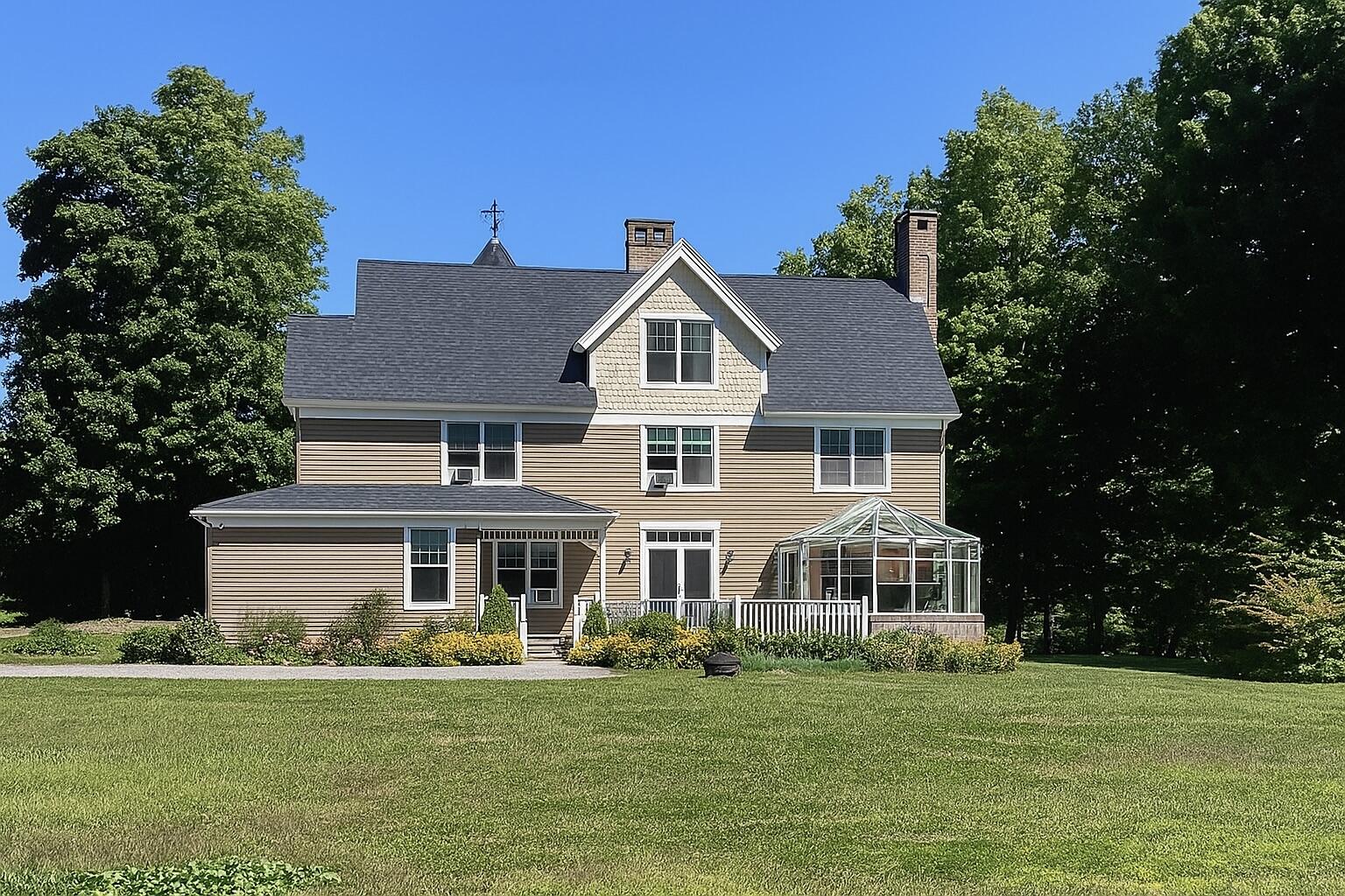 2 Mountain Avenue