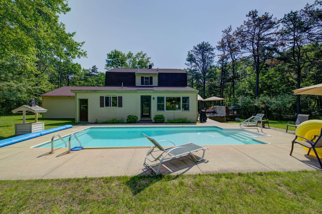 Photo of 65 Blueberry Lane, Gray, ME 04039 (MLS # 1626648)