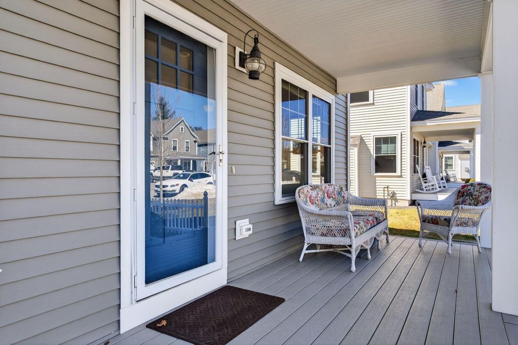 Photo of 17 Webhannet Place #11, Kennebunk, ME 04043 (MLS # 1654696)
