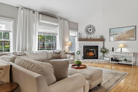 Photo of 14 Rachel Drive, Kennebunk, ME 04043 (MLS # 1641703)