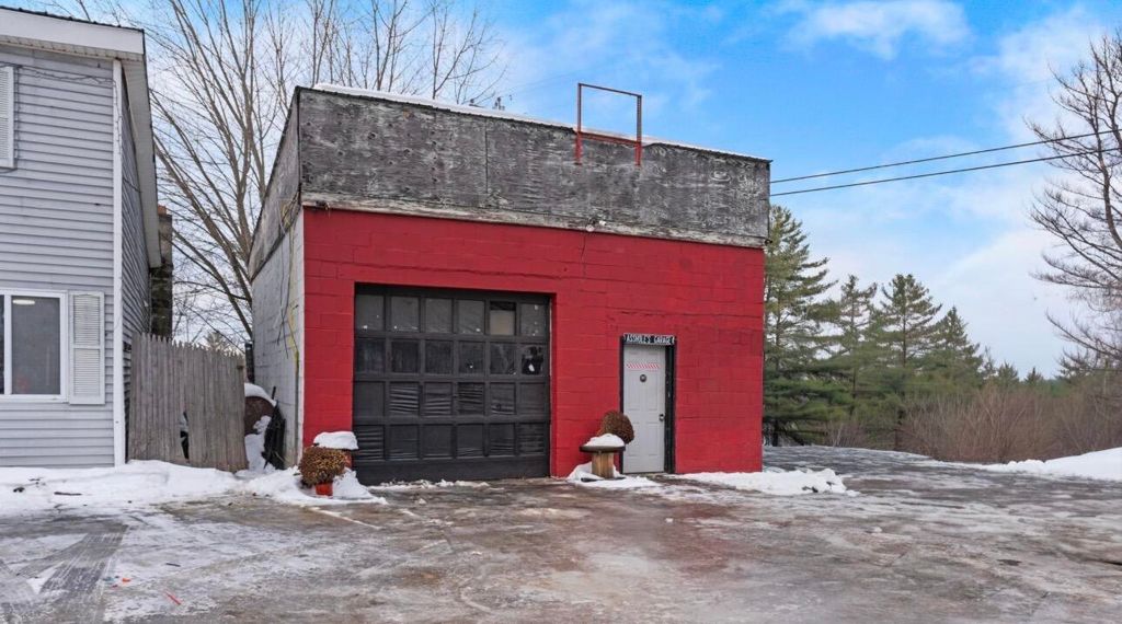 Photo of 102 Main Street, Turner, ME 04282 (MLS # 1649097)