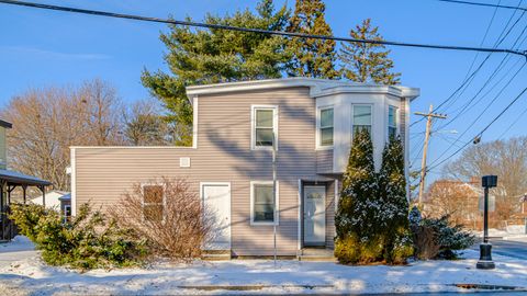 Photo of 170 Veranda Street, Portland, ME 04103 (MLS # 1649255)