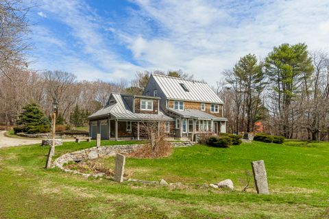 Photo of 49 Desert Road, Freeport, ME 04032 (MLS # 1659039)