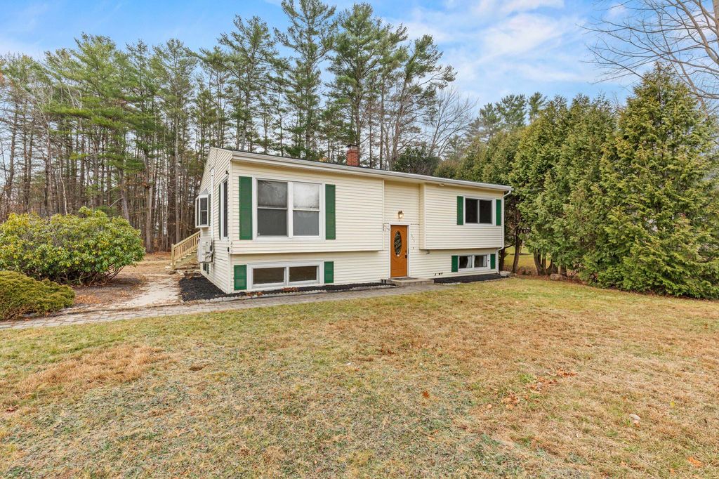 Photo of 373 Pond Road, Lewiston, ME 04240 (MLS # 1644424)