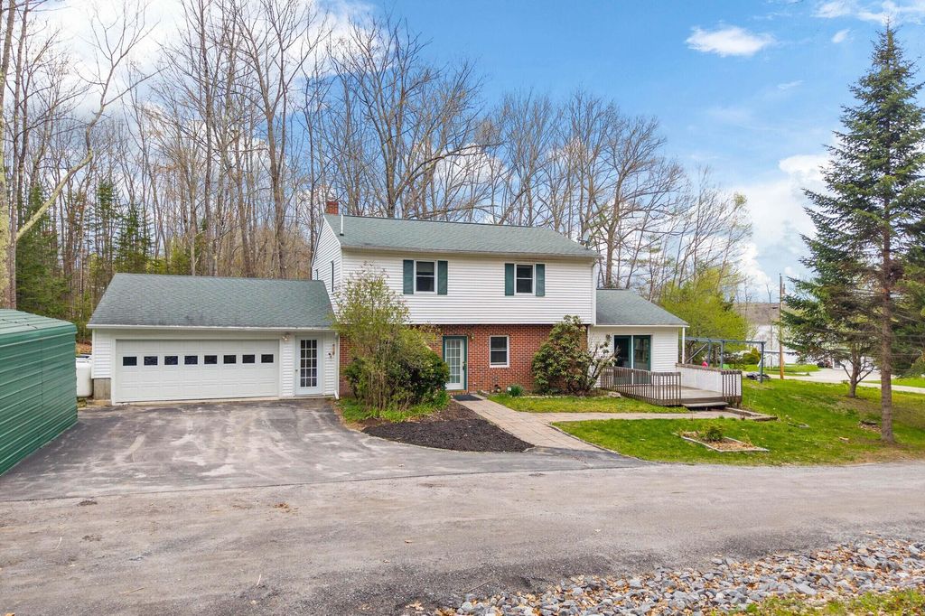 Photo of 31 Axelrod Road, Monmouth, ME 04259 (MLS # 1661433)