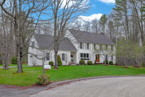 Photo of 32 Acorn Circle, Yarmouth, ME 04096 (MLS # 1661511)