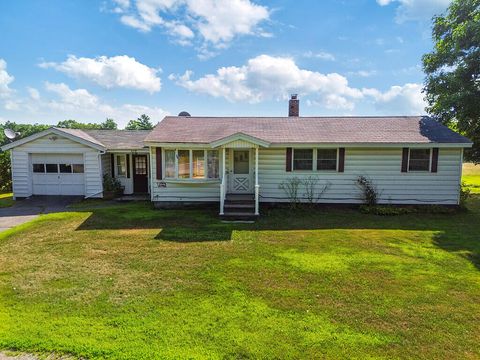 Photo of 1072 Waterville Road, Skowhegan, ME 04976 (MLS # 1656751)