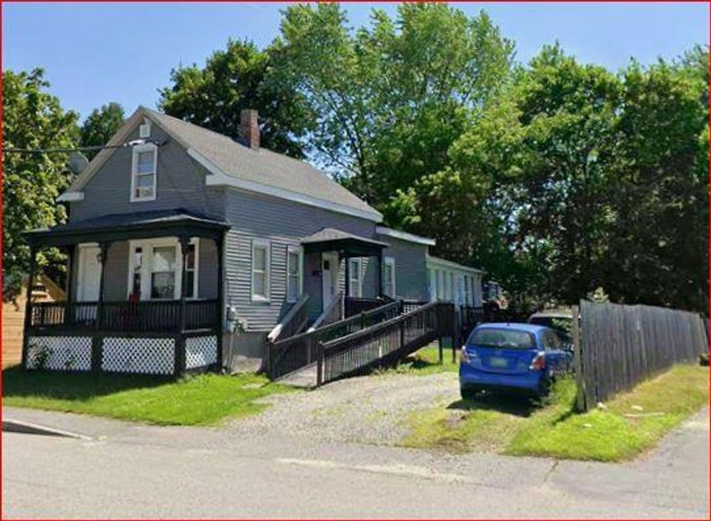 Photo of 115 Campus Avenue, Lewiston, ME 04240 (MLS # 1639291)