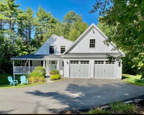 Photo of 9 Ridge Road, Raymond, ME 04071 (MLS # 1658118)