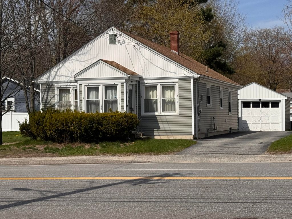 Photo of 234 Russell Street, Lewiston, ME 04240 (MLS # 1662171)