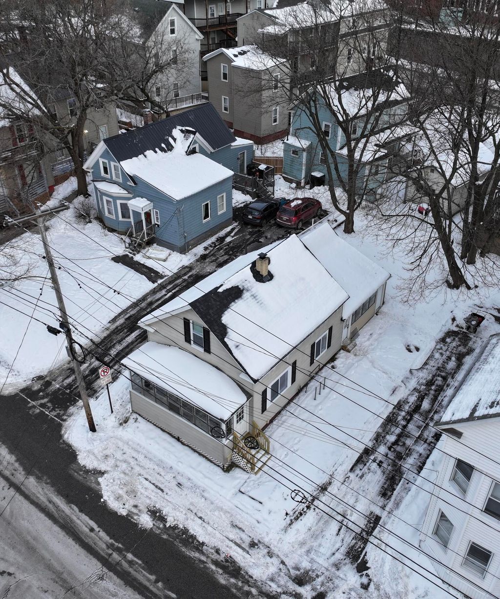 Photo of 75 Oak Street, Lewiston, ME 04240 (MLS # 1646240)