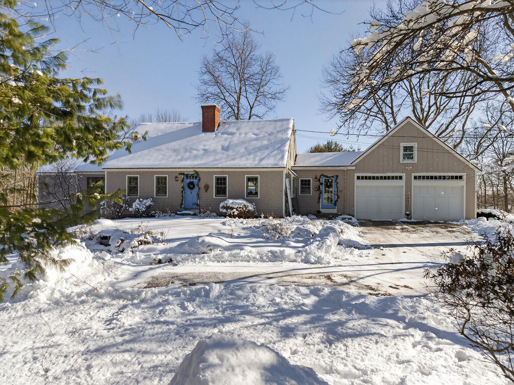 Photo of 12 Kings Road, York, ME 03909 (MLS # 1655875)