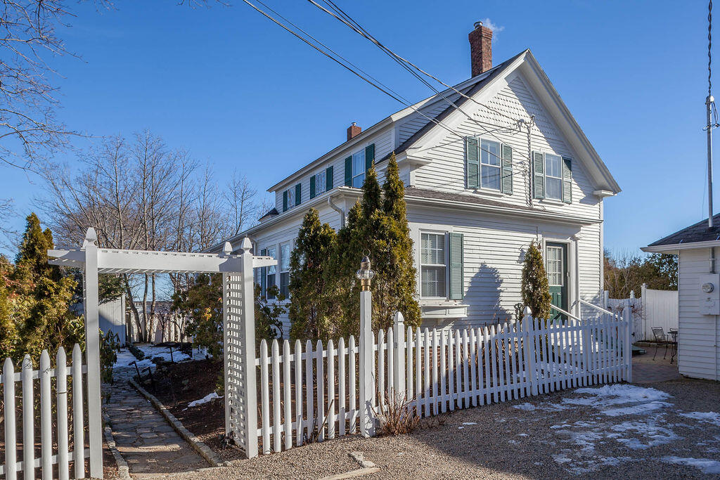 25 Shore Road A