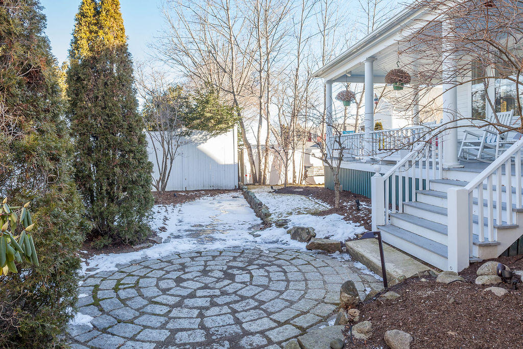 25 Shore Road A