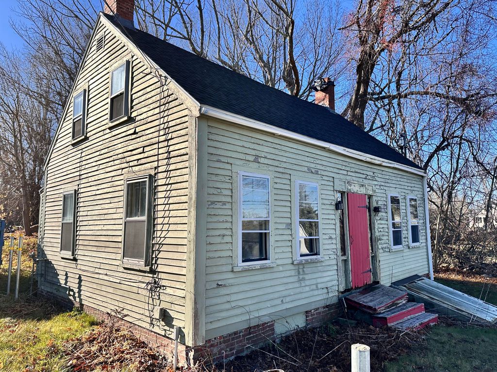 Photo of 165 Rogers Road, Kittery, ME 03904 (MLS # 1644587)