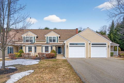 Photo of 63 Shiretowne Common Drive #22, Kennebunk, ME 04043 (MLS # 1656267)