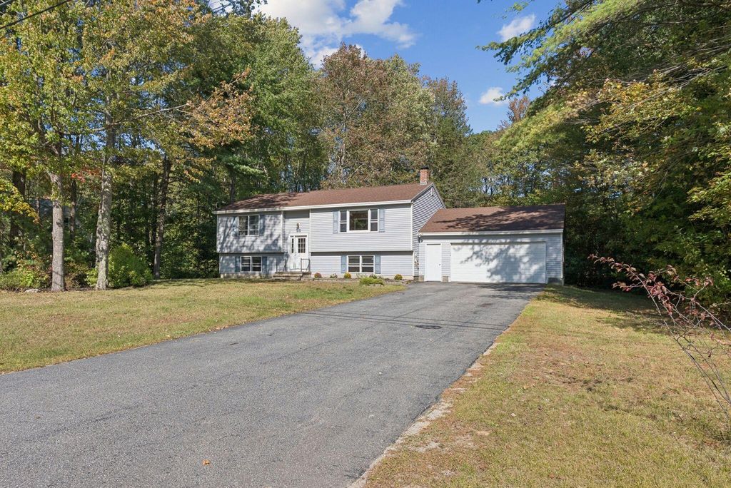 Photo of 38 Goldeneye Drive, Topsham, ME 04086 (MLS # 1639154)