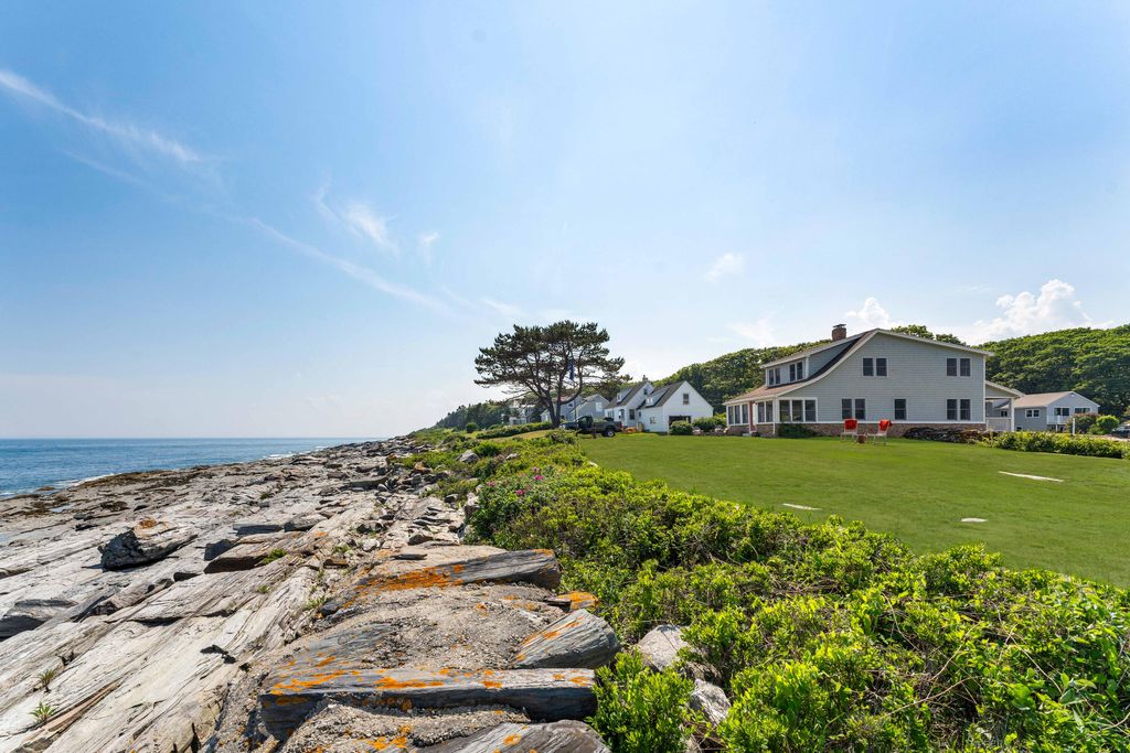 Photo of 7 Dyer Lane, Cape Elizabeth, ME 04107 (MLS # 1656975)
