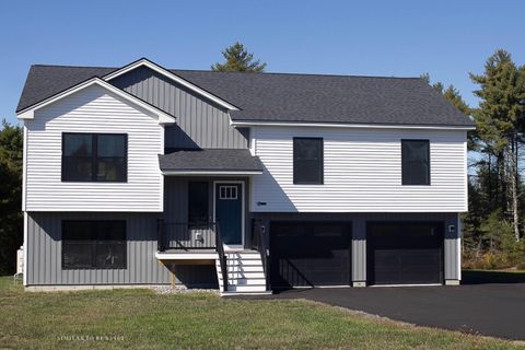 Photo of 16 Hunters Haven Dr, Standish, ME 04084 (MLS # 1640591)