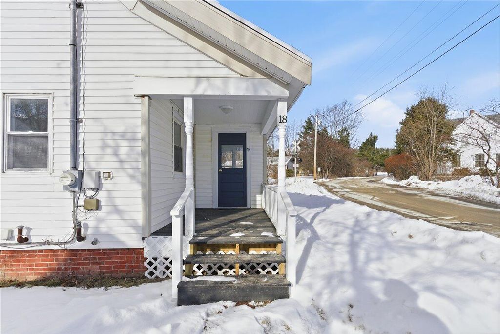 Photo of 18 Lincoln Street, Richmond, ME 04357 (MLS # 1650244)