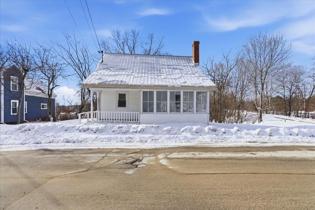 Photo of 18 Lincoln Street, Richmond, ME 04357 (MLS # 1650244)