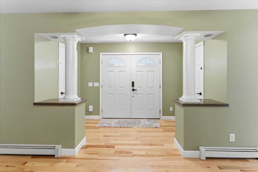 Photo of 13 Bowdoin Drive, Lewiston, ME 04240 (MLS # 1660239)