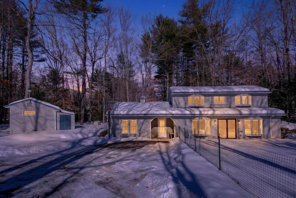 Photo of 22 Abenaki Acres Road, Naples, ME 04055 (MLS # 1654707)