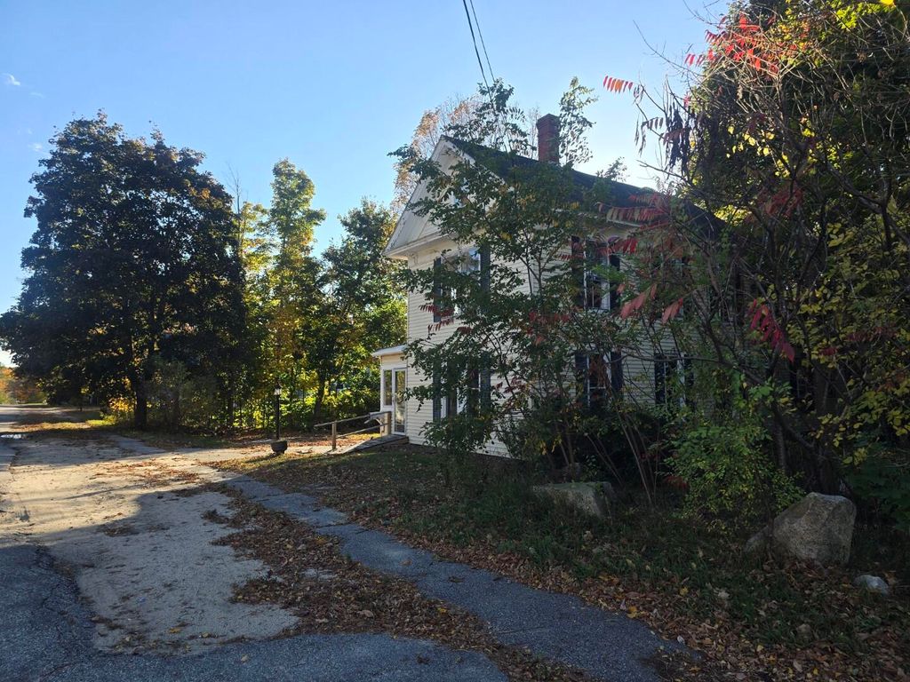 Photo of 11 Pine Street, Mechanic Falls, ME 04256 (MLS # 1646989)
