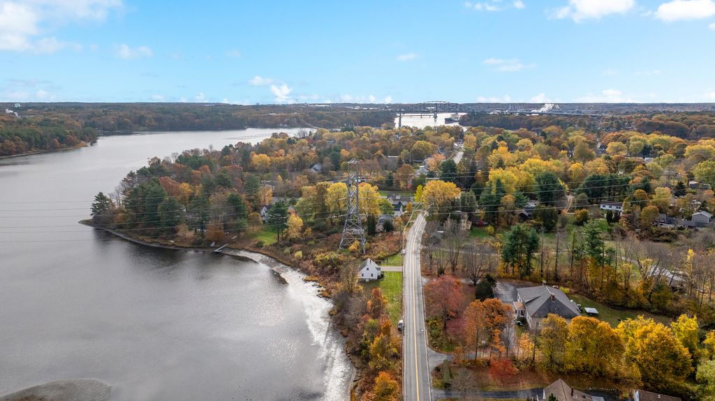 Photo of 514 Main Street, Eliot, ME 03903 (MLS # 1642315)