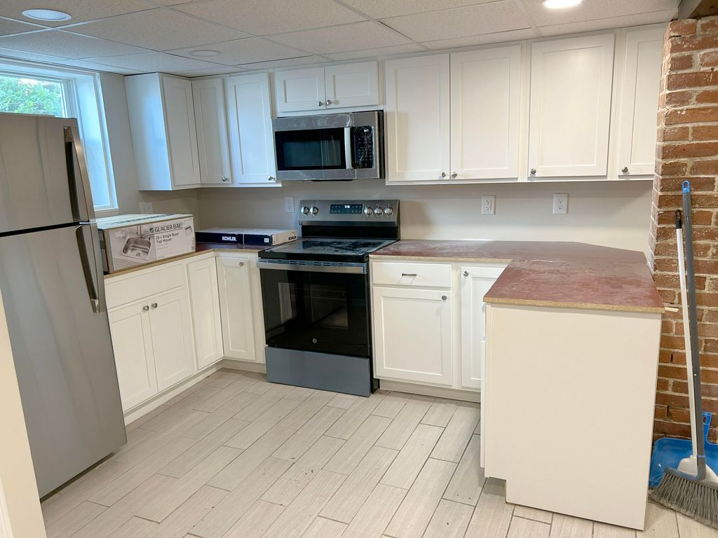 Photo of 142 Sherman Street, Portland, ME 04101 (MLS # 1661644)
