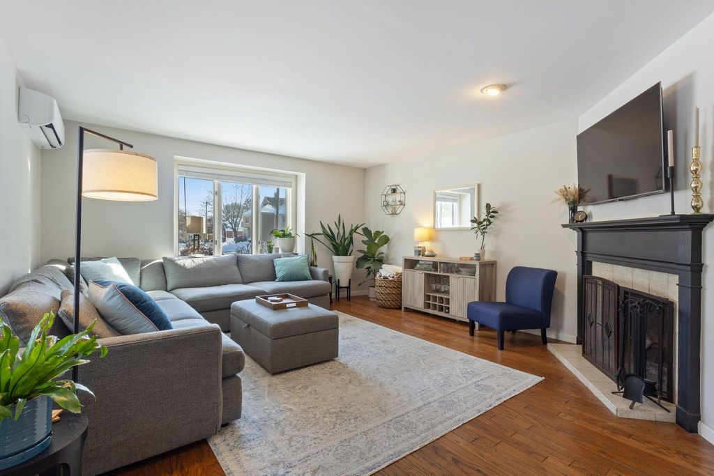 Photo of 8 Stoneledge Drive #8, Portland, ME 04102 (MLS # 1650128)