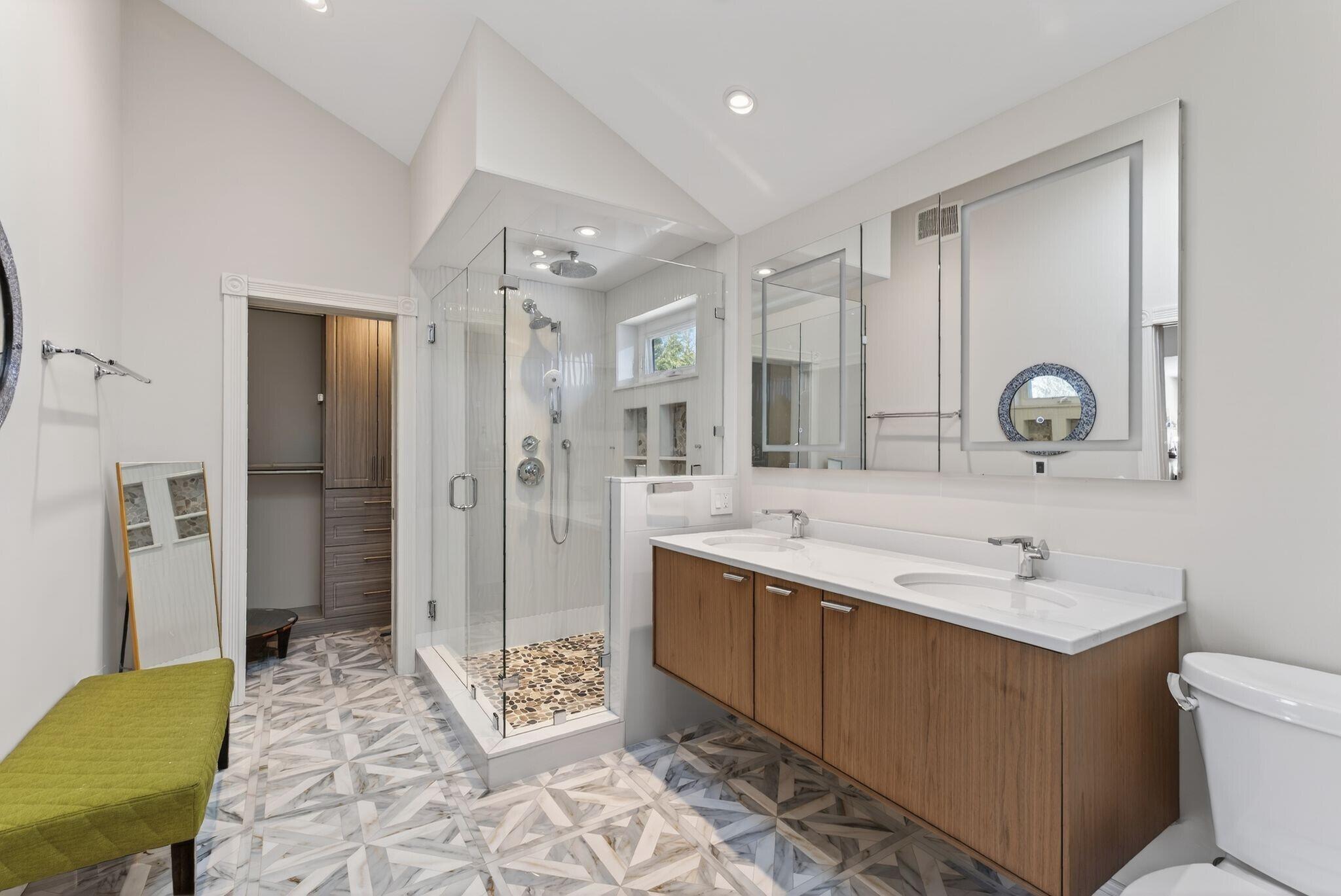 Portland, Maine, 04102, United States, 3 Bedrooms Bedrooms, ,5 BathroomsBathrooms,Residential,Active,2033991